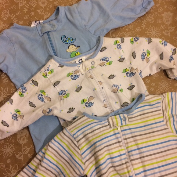 [gerber] bundle of Six footies bodysuit 6-9M - Picture 2 of 8